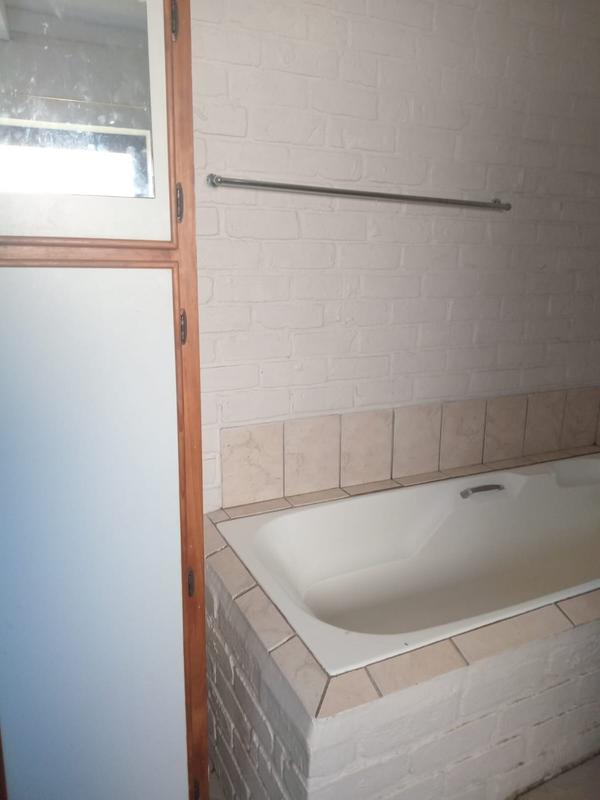 2 Bedroom Property for Sale in Albertinia Western Cape